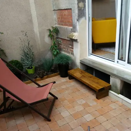 Original Hyper-center With Terrace 아파트 *